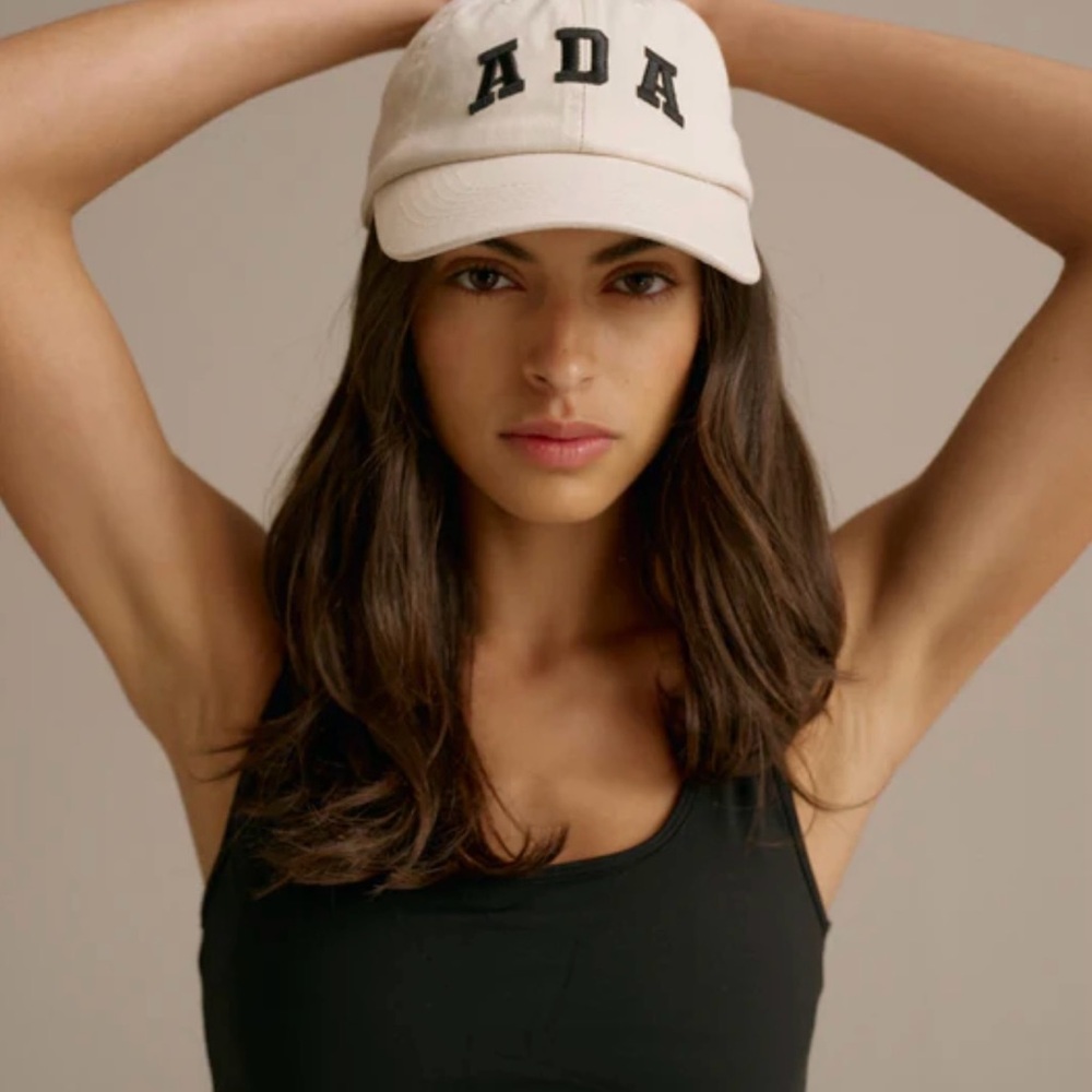 Adanola hat
